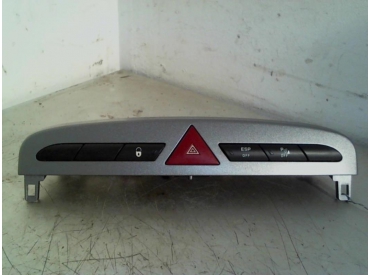 Piece-Bouton-de-warning-PEUGEOT-308-PHASE-2-ESSENCE-054b6fc4d731092ef92cb4ff3e145f332736723d8a0635224e4a29705ecc8f7a.jpg