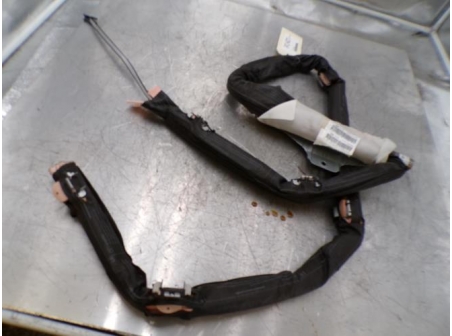 107394103-607f634a-2e30-4cf5-9b7f-f07048320f9d-Piece-107394103-Air-bag-rideau-gauche-9801665880-PEUGEOT-5008-1-PHASE-2-16-HDI-8V-TURBO-d1d0ea9b411977e238129c17f98c914e623eaffa451f6b2db8cd719f70171a9a_m.JPG