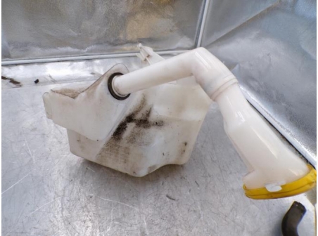106125617-7b273401-3e95-4956-b077-0cfe7599ed35-Piece-106125617-Vase-de-lave-glace-289100004R-RENAULT-LAGUNA-3-PHASE-2-20-DCI-16V-TURBO-036115c6ae0fb0449469216de6df1da75715e94e084d129a9cb0c8b3215f1107_m.JPG