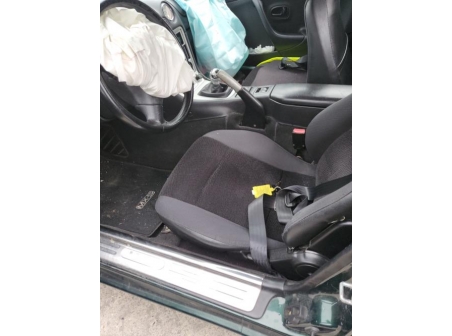 Vehicule-MAZDA-MX5%202%20PHASE%201%20CABRIOLET-2000-cd3bc482b5f57faafe88ac7d9d8625690ed63edb45f784497f15d1c5f66f8b89_m.jpg