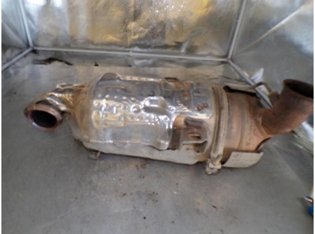 107595872-708495cf-472e-49e0-a64e-35736675a0f6-Piece-Catalyseur-PEUGEOT-2008-1-PHASE-1-16-BLUE-HDI-8V-TURBO-5f7e95d713766b851c6224671e239a21c55fe5d90b465caed802a647e4b2bc00_m.JPG