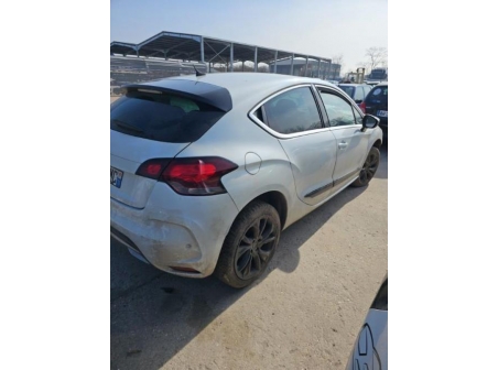 Vehicule-CITROEN-DS4-PHASE-1-2011-1f6a7470f6448479a6a2de8e170e58c79fcd976993b513fad05664ff20bfe5fa_mtn.jpg