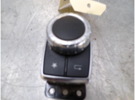 107590108-bc341c20-8643-40b0-ac02-8067d061532d-Piece-107590108-Commande-GPS-MERCEDES-CLASSE-A-176-PHASE-2-200-16i-16V-TURBO-8411d42a3c288119c90ed10e7a15be643d209aa1c9de442ac24e0e4c965bc91e_m.JPG