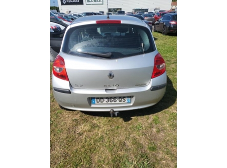 Vehicule-RENAULT-CLIO%203%20PHASE%201-2007-1c6263124bc442c43213ff40d1298b1b2873ad1a8a5bf1fa3abed5fa84510516_m.jpg