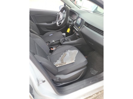 Vehicule-RENAULT-CLIO%205-2023-b82592ff023c7691299d709e891dded314dcdabe7dbaf11eecc9266361de1d74_m.jpg