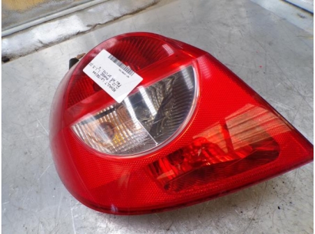 107681723-04bae78b-e9b8-45b7-8199-d342b145f29a-Piece-107681723-Feu-arriere-principal-gauche-8200459962-RENAULT-CLIO-3-PHASE-1-15-DCI-8V-TURBO-080e4afc0337a995e9788535d3477c5db9902b07cfb05bc042f0dc9cb7cff76b_m.JPG