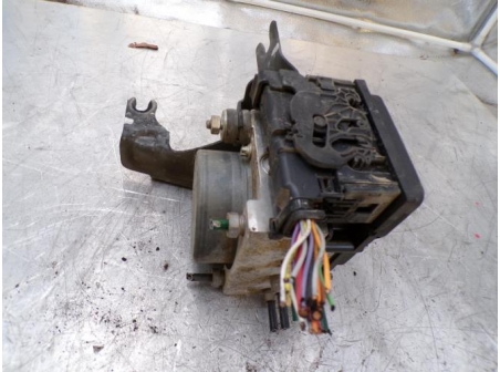 107711884-5cab6ed3-d861-498a-8597-19a14b5be80a-Piece-Bloc-ABS-RENAULT-CLIO-3-PHASE-1-15-DCI-8V-TURBO-bddca9d1fedc07fc3f1ec7d104ebac3872a15b14a511a7967d163ff424ae316a_m.JPG