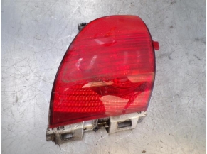 107755843-6074e67c-241c-4c2d-bdff-6129d38eb0b9-Piece-Anti-brouillard-arriere-gauche-PEUGEOT-cb44606dfa8fcabef676e61afe5385e43441c9de0568d2745938e15e357fb8ea_m.JPG