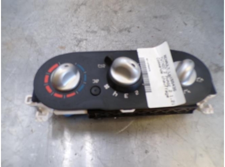 107682678-14479900-ec48-4518-81f4-1665f9b7e0f9-Piece-107682678-Commande-chauffage-RENAULT-TWINGO-2-PHASE-2-12i-16V-5fbaebf730c1ade7d754d0205fbd7c7bee2199877e2b6c1b4d0c77edb3383b4f_m.JPG