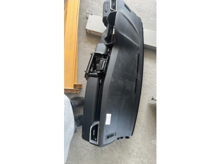 107685267-e0157526-3b4d-40c2-beeb-c405e348bdc9-Piece-Planche-de-bord-complete-681001535R-RENAULT-e5e23b48e18514b4cf8e0ba4f0038c9a4f0fa8b5695b839d956df568f835c4be_m.jpg
