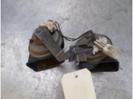 107618391-5c03fb7d-19c9-45a9-b075-89b78fcd6eda-Piece-107618391-Avertisseur-Klaxon-00006236Q3-CITROEN-DS4-59adcfc8c92a4fc28d8a01b7d1f3ba07bdd615d31a39c42dce7873cc91b1611b_m.JPG