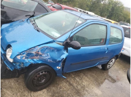 Vehicule-RENAULT-TWINGO%201%20PHASE%203-2004-ebdd7ac7c866442a93b347beefaf067fa45945bcfc51bd93638819c93400d910_m.jpg
