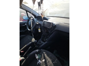 Vehicule-PEUGEOT-208%201%20PHASE%201-2014-8df46158e8fcc159602ce4eb05781b8362e9a838a8dd91a16f0b6751b62f08a5_m.jpg 2