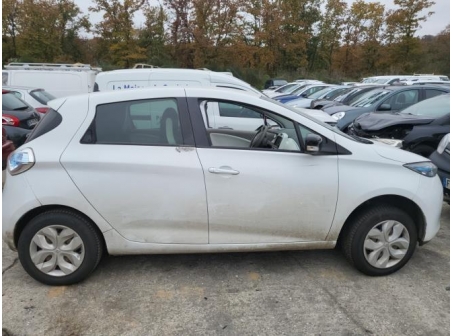 Vehicule-RENAULT-ZOE%201-2016-3eee2100c2c108d5f505a80a72268e273682c6c0d6fb9b7a3dec608893715be8_m.jpg