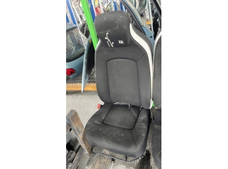 107644990-a25f9fda-764b-46eb-8282-b38c388c8404-Piece-Interieur-complet-863015311R-RENAULT-ZOE-1-5b6a64f80ef8192636faeb225fd7e9ee441eb73f5a436f7bd893f0b327ebce22_m.jpg