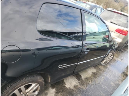 Vehicule-VOLKSWAGEN-GOLF%205-2008-8cf374befe28f57df26357eb13879fb8676713d628e622425c8bcaae1b845d90_m.jpg