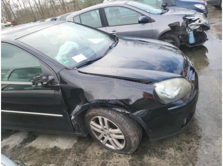 Vehicule-VOLKSWAGEN-GOLF%205-2008-aae7389bba87bcaf1bbe08e79df5dc42d88c458eb5c23f0b63ca13e2ad270955_m.jpg