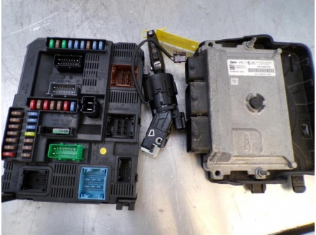 108056649-cc9d8d9f-0c8f-42b2-9f7b-5f9074ac51e4-Piece-Kit-de-demarrage-PEUGEOT-f1cc941777b86bbb3207acb4a44c185c94ca64ff693a30a806e7a579e2051d26_m.JPG