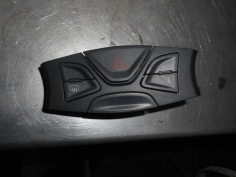 Piece-Bouton-de-warning-FORD-KA-II-Ambiente-Diesel-023b3f025a92db2655fab54f97b951268d91cca075433438cd9b7924251f40b9.JPG
