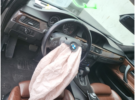 Vehicule-BMW-SERIE%203%20E90%20PHASE%201-2005-2c4a29a46b96b9998f231dd7bb2d2b9fd177c68a7b8141a7a663fb8d099415f4_o.jpg