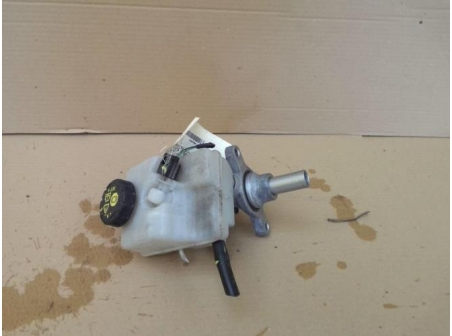 108010578-24767b8e-9e53-4f6e-92f6-457ed0d31dcc-Piece-108010578-Maitre-cylindre-460113328R-RENAULT-TWINGO-3-Essence-ee54b5cf076b945433b7f2e783e7987a6be18aa487bf0faf37cfe562b27d10b8_m.jpg