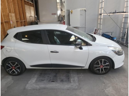 Vehicule-RENAULT-CLIO%204%20PHASE%201-2014-f225b93d6ec4991c8fbf20efee3ee5c3d7cf9cb61ded7dd57b0ba3ea92ec485e_m.jpg
