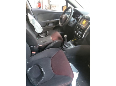 Vehicule-RENAULT-CLIO%204%20PHASE%201-2014-eb2024c90af1e41ce460f26d73fcd0db8c7b4340f6710901c85c62b7b7e3f9cf_m.jpg
