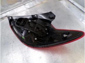 107942955-0edd1f2f-55fc-43f1-b63d-5b99b54da8a4-Piece-107942955-Feu-arriere-principal-gauche-1579396-FORD-KA-2-PHASE-2-12i-8V-2df2f7b5000526b76d37d6238b60bcb9e1208254af632b83255d4b5f0c9155a4_m.JPG 2