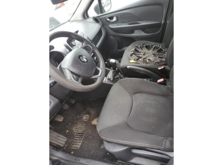 Vehicule-RENAULT-CLIO%204%20PHASE%202-2017-6fe9ca581a9bea97a79ece3c60babd8bcb18a116f27df9af070dca3e55d43865_m.jpg