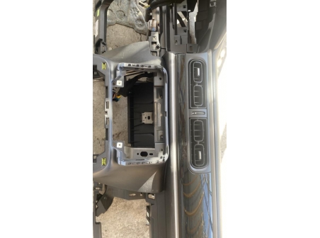 108060908-b7628588-e1d9-48d3-860f-2bc6f797b153-Piece-Planche-de-bord-complete-16192285ZD-CITROEN-C3-3-PHASE-2-ae187a1cb55098745e2ad5519bd996c552109c51b2da6e7a3ebb4fd08ef72505_m.jpg