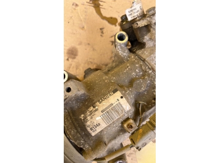 108154673-fdd674f3-ad0e-4f13-8826-23f03220853c-Piece-Compresseur-clim-8200953359-RENAULT-KANGOO-2-PHASE-2-4b814d93f4abd24a816d34aa4a7ffce28ec86900ac5d25f53ffafc3e0b49f6de_m.jpg