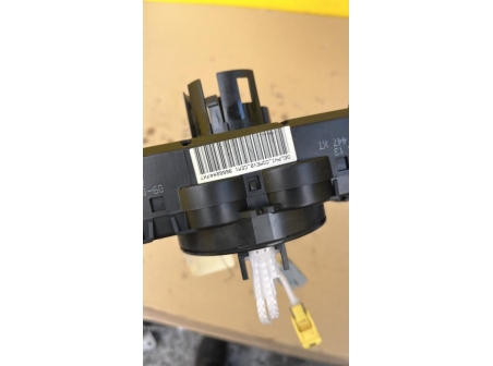 108308508-3f21d19c-8dde-4e12-b4e1-ae2bafa4211f-Piece-Com-Bloc-Contacteur-TournantCommodo-Essuie-GlaceCommodo-Phare-CITROEN-BERLINGO-2-PHASE-1-04eaf6e33f5ccb7ed0a6d2c1453464acb5f1b333325ede154244ca4550929ee4_m.jpg