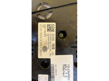 107924445-a60ffa05-cccd-41d3-bbc4-d3804a5c5cbc-Piece-Compteur-5G1920741B-VOLKSWAGEN-cf328d580699c2f46fc9b8cb12a7c66f90dc8726f159c6396ec79a36e82bf025_m.jpg