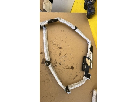 107403192-25002b21-5f40-48a8-b628-7c32e2490318-Piece-Air-bag-rideau-droit-72126966646-BMW-SERIE-3-E90-PHASE-1-3b427a1af58d52594126a8f4a63f6d8b054d83623c8b8d453a172137a589dd28_m.jpg