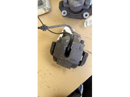 107403562-4dd47150-c532-48d8-9461-e22ec7265606-Piece-Etrier-avant-gauche-freinage-34116769093-BMW-SERIE-3-E90-PHASE-1-957c2ee6dcdda5f90259a9ada0ffcec5c224ed13cb786d8de96af6d0bb5256ff_m.jpg