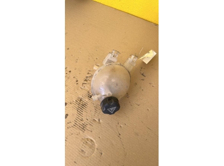 107810430-fb1c3f83-9276-4290-b518-bc40506736bb-Piece-Vase-dexpansion-9800777280-CITROEN-7d1aad861d761182f3704b5c87cd93d2d220e9a853f628d6e4d7337691e5fa89_m.jpg