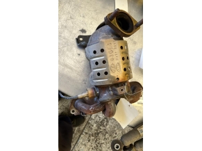 108371159-d1135153-b402-415c-9c81-63f4599dea9b-Piece-Catalyseur-echappement-KIA-RIO-4-PHASE-1-898b9a7b51a030491d95cfaea091a6fba756bda336e36fc0e0ebafa1923e5d07_m.jpg