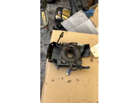 108154002-3c9fc293-01ee-4439-9641-e7c0af1cbc1f-Piece-Contacteur-tournant-RENAULT-KANGOO-2-PHASE-2-bd9d8ff7bdc11dee35956dd3df72ac558eeaf1cc8910fce86dadefb69b2042c4_m.jpg