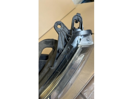 108316195-527cfc0c-8cee-4bb1-baf6-4dbee17d4bcd-Piece-Optique-avant-principal-gauche-feuxphare-00006208L0-CITROEN-JUMPY-2-3514c4c726cc89b9a16f4e4f1a26f6f5610e1f94f4fa3c7d178646fa53917d92_m.jpg