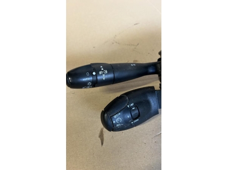108316709-0367197c-206f-4f17-b7d8-64c8d25888bb-Piece-Com-Bloc-Contacteur-TournantCommodo-Essuie-GlaceCommodo-Phare-CITROEN-JUMPY-2-07a3f38f13d6164a24238be6cd83086fc44cfa12561a5754758e11da134b6e51_m.jpg