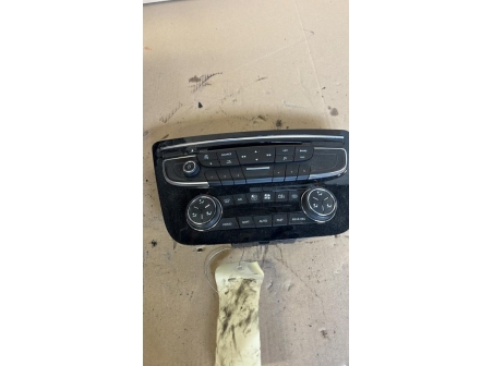 108309965-806eb691-6372-440a-9a31-c6e0b639c08b-Piece-Commande-chauffage-PEUGEOT-5624dff0f82b97c14b67801d68ac8fddf0259ca838a0974603f159ad4b319f2b_m.jpg