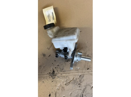 108312504-af633f39-3f4e-43b7-b9f2-aa51a5303469-Piece-Maitre-cylindre-freinage-2557501-FORD-FIESTA-7-PHASE-1-589fd109258b2f00b040a896bf98c433b0f0bfb8a795cb58e673b62db75d9d26_m.jpg