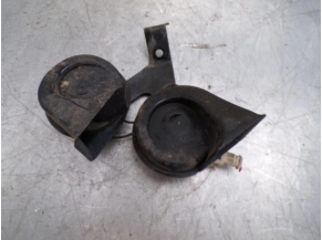 108453322-a40bbde5-aae0-4036-9b01-7ae8ba82f335-Piece-Avertisseur-Klaxon-PEUGEOT-78d52a29a68161bdc08599cbd180a1ad469a8b77856862b3a6a19554ade07102_m.JPG