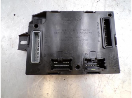 108454635-396d426e-d703-419e-876e-429e4c75924f-Piece-Boitier-UCH-RENAULT-TWINGO-3-667303e7ec802a1d19352d1775969b87e2b3027c4106a40afea438ed97559b25_m.JPG