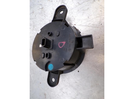 108454664-3a29fc3d-0488-4bd4-b83e-8da0c6b2ee2f-Piece-Anti-brouillard-droit-RENAULT-680350aa0e807c78de61edec85cd6b4036525ec4538aca6cf3e8bcdbcbaad20c_m.JPG
