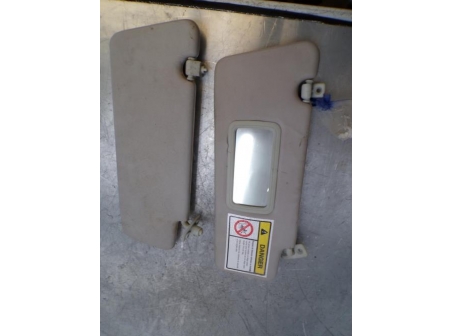 108436100-24e33302-8844-44f9-a15d-716606321cfc-Piece-108436100-Pare-soleil-LADA-PRIORA-2171-BREAK-16i-16V-aa81c483316871e3892a9d474c7738a49973bd5b1654e0067cd495b1ef517573_m.JPG