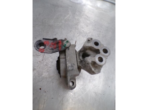 108516424-7683ef95-c386-46a9-8cc9-a37f56c949e2-Piece-Support-moteur-droit-FORD-53547ee1321d4c8319a698f16d1998b7f89b2ee8a8397e345cf1c182b7ec77b0_m.JPG