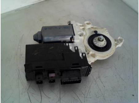 Piece-Mot.-leve-vitre-avant-droit-PEUGEOT-807-PHASE-1-Diesel-c35371965f4bdc08e6f12eedce941ae18d54945d8324d386b9c824ae9fadd9de.jpg