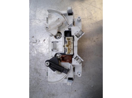 108517109-60219494-430d-45a1-862c-cfc620607fdc-Piece-Commande-chauffage-CITROEN-b6b9d241bd0638c5b7db713f3e287a83d365b0f55052b40d990687d1310a8792_m.JPG