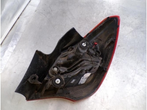 108452194-2cfa4594-c9f8-4524-9953-a1269e2f5878-Piece-108452194-Feu-arriere-principal-gauche-39090647-OPEL-CORSA-E-14i-16V-3fad2c070284331e489ab0019b27af2262a757e33c6ab2b50a1f84bcd9c75c16_m.JPG 2